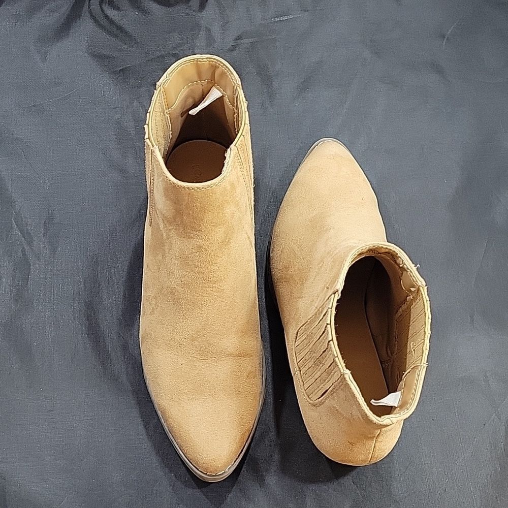 Universal Thread Pointed Toe Low Block Heel Ankle… - image 4